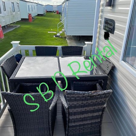 Summer Breeze Deluxe Caravan Rental Saint Osyth Eksteriør bilde