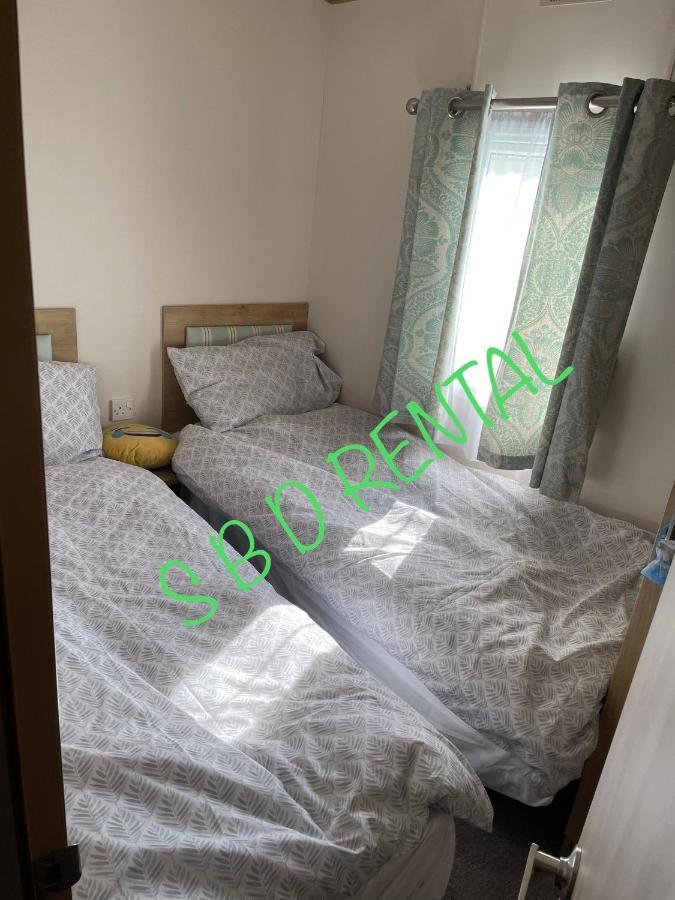 Summer Breeze Deluxe Caravan Rental Saint Osyth Eksteriør bilde