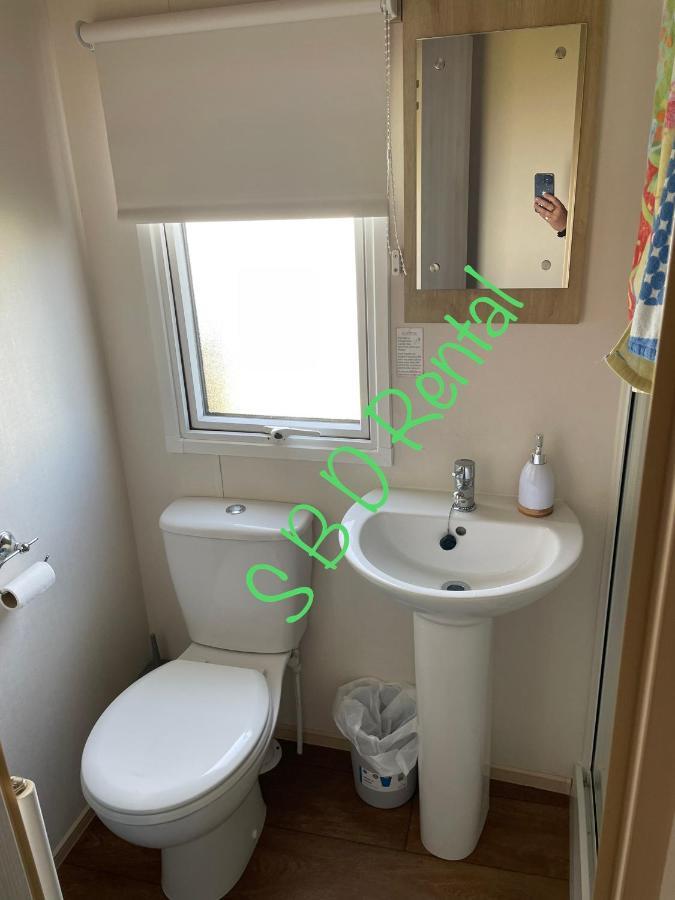 Summer Breeze Deluxe Caravan Rental Saint Osyth Eksteriør bilde