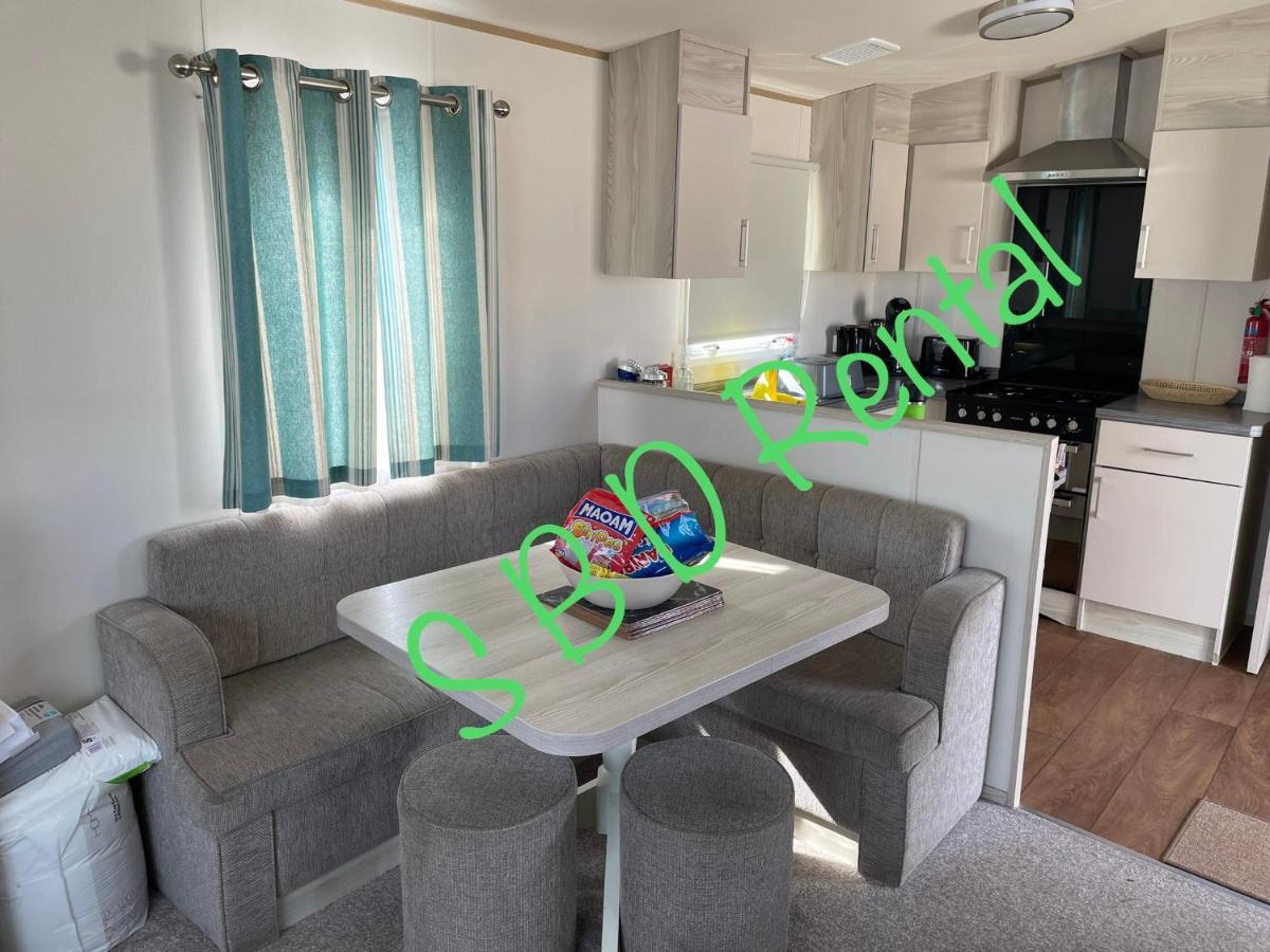 Summer Breeze Deluxe Caravan Rental Saint Osyth Eksteriør bilde