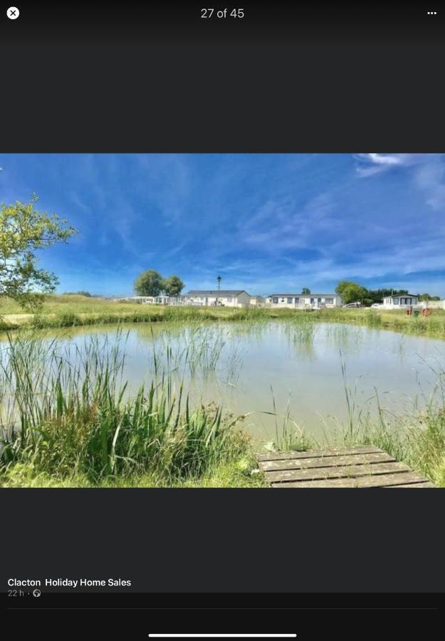 Summer Breeze Deluxe Caravan Rental Saint Osyth Eksteriør bilde